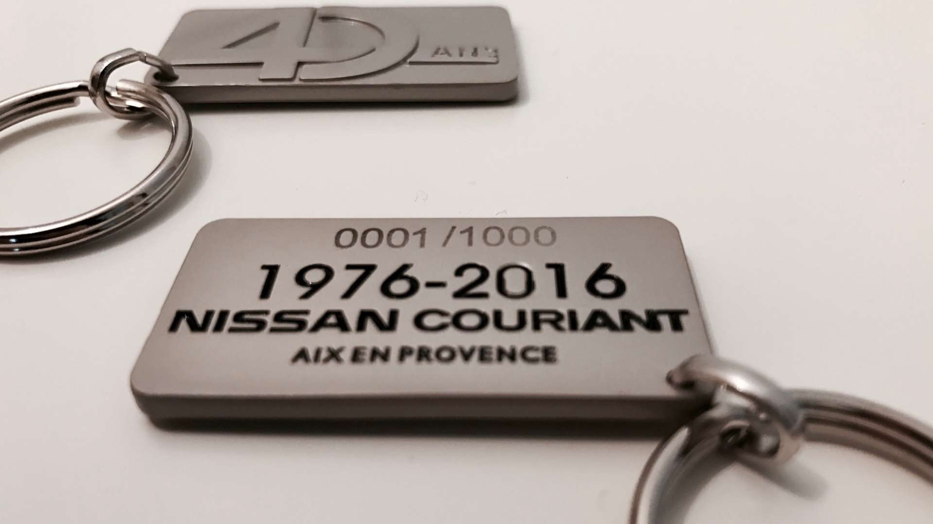 RÃ©sultat de recherche d'images pour "porte clÃ© 40 ans nissan"